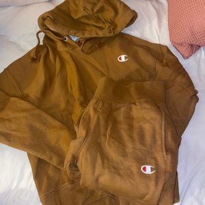 Women Champion sweatsuit size XS